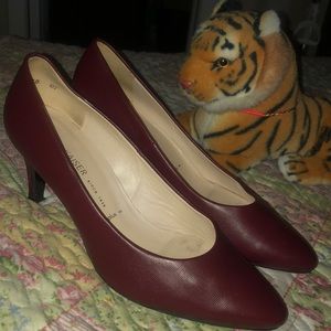 Women’s pumps